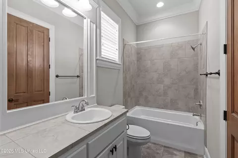 Bath - 121 Harbor View Dr, Madison, MS 39110 photo 3 of 5