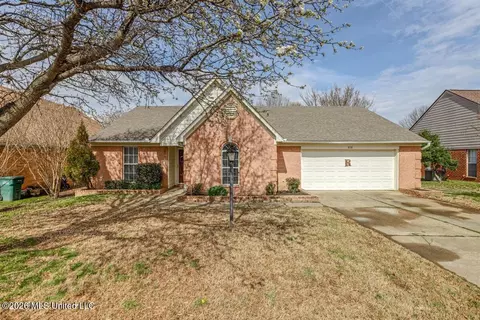 838 Lakemont Dr, Southaven, MS 38672