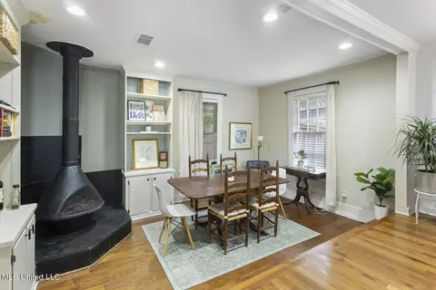 Dining - 1710 Pine St, Jackson, MS 39202 photo 1 of 2