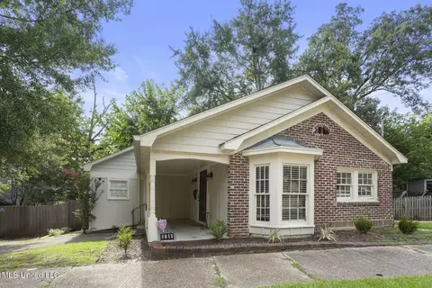 1710 Pine St, Jackson, MS 39202