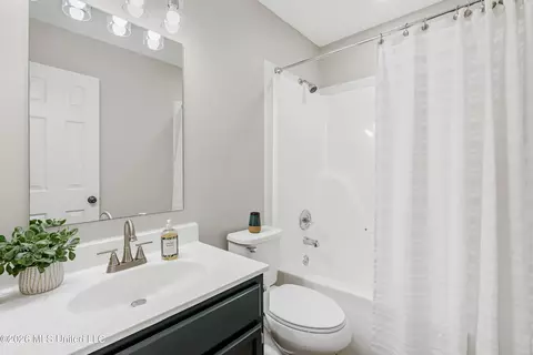 Bath - 6716 S Branch Rd, Olive Branch, MS 38654 photo 3 of 3