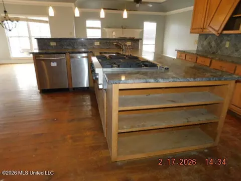 Kitchen - 9090 Sandy Dr, Olive Branch, MS 38654 photo 1 of 1