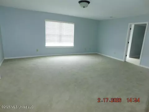 Living - 9090 Sandy Dr, Olive Branch, MS 38654 photo 1 of 6