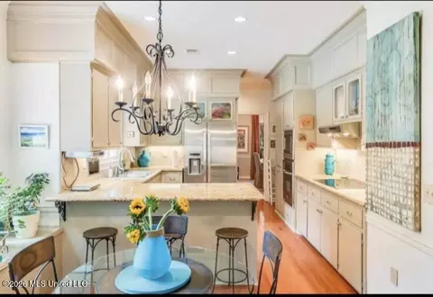 Kitchen - 512 Dixton Dr, Brandon, MS 39047 photo 2 of 4