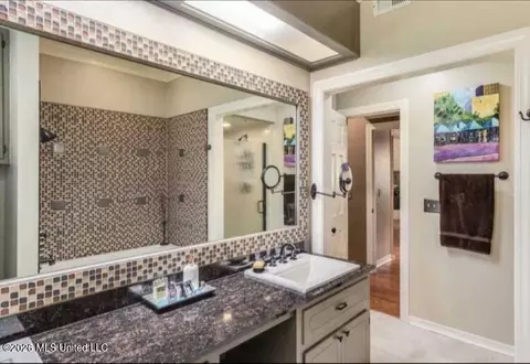 Bath - 512 Dixton Dr, Brandon, MS 39047 photo 3 of 4