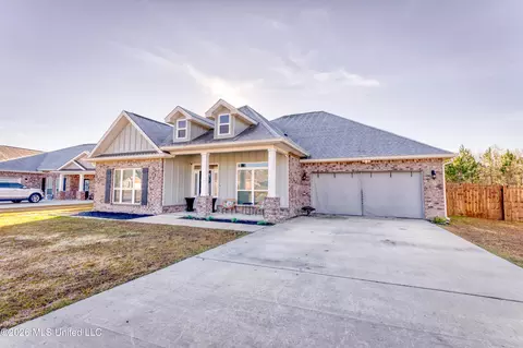 Exterior - 7161 Glen Eagle Dr, Biloxi, MS 39532 photo 2 of 8
