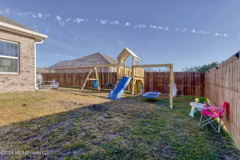 Exterior - 7161 Glen Eagle Dr, Biloxi, MS 39532 photo 6 of 8