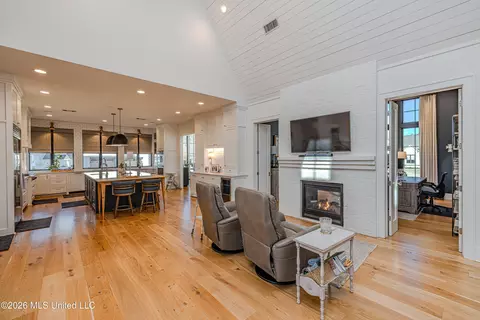 Living - 297 Ashworth Cir, Madison, MS 39110 photo 5 of 5