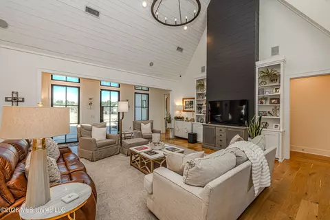 Living - 297 Ashworth Cir, Madison, MS 39110 photo 2 of 5
