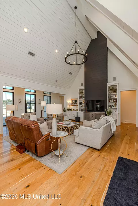 Living - 297 Ashworth Cir, Madison, MS 39110 photo 3 of 5