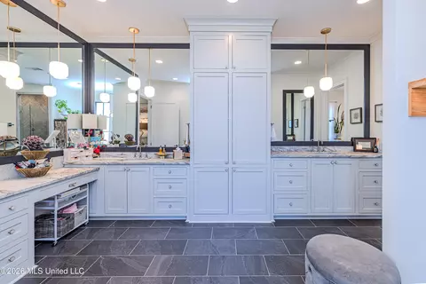 Bath - 297 Ashworth Cir, Madison, MS 39110 photo 2 of 11