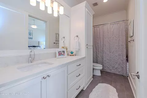 Bath - 297 Ashworth Cir, Madison, MS 39110 photo 1 of 11