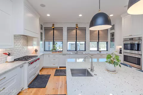 Kitchen - 297 Ashworth Cir, Madison, MS 39110 photo 6 of 8