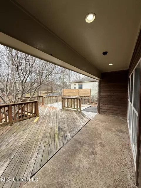Exterior - 539 Turtle Ln, Brandon, MS 39047 photo 4 of 7