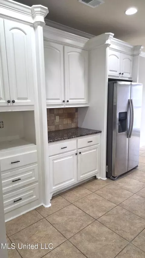 Kitchen - 539 Turtle Ln, Brandon, MS 39047 photo 3 of 6