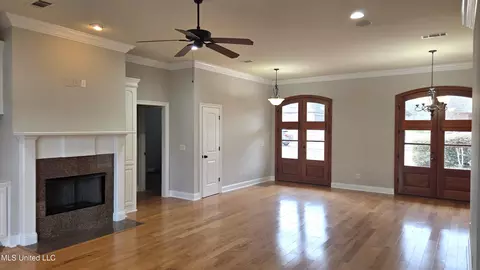 Living - 539 Turtle Ln, Brandon, MS 39047 photo 1 of 5