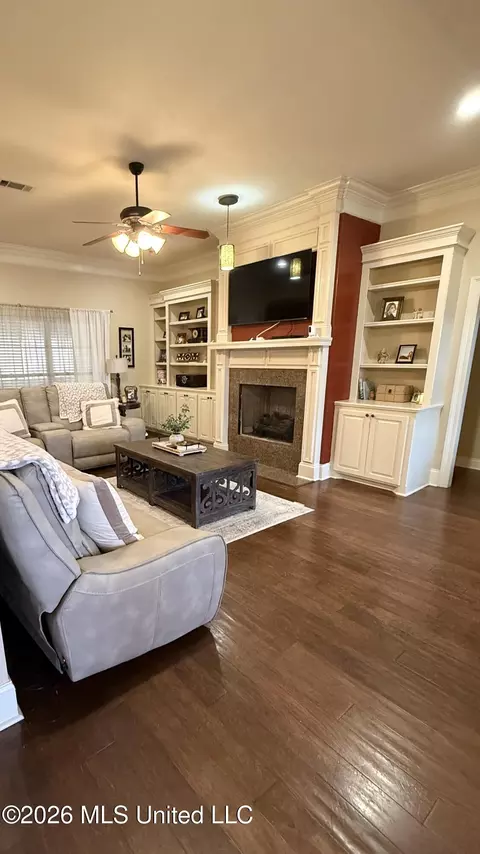 Living - 403 N Haven Ct, Brandon, MS 39047 photo 1 of 2