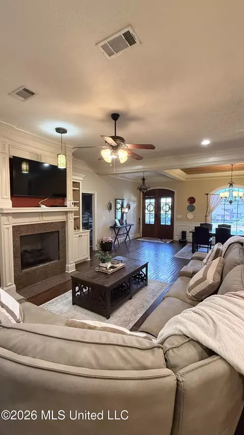 Living - 403 N Haven Ct, Brandon, MS 39047 photo 2 of 2