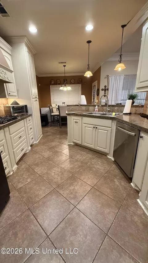 Kitchen - 403 N Haven Ct, Brandon, MS 39047 photo 1 of 1