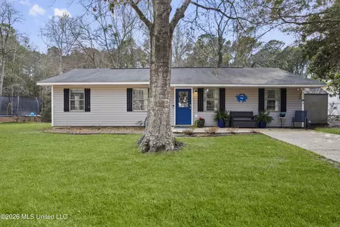118 Barbara Cir, Ocean Springs, MS 39564
