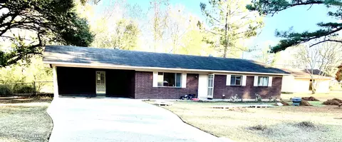 1520 Sebron St, Prentiss, MS 39474