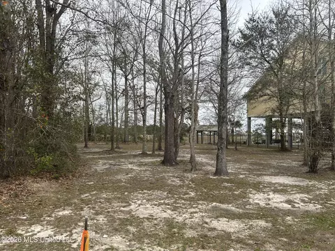 2462 Iki Pl, Diamondhead, MS 39525 photo 4