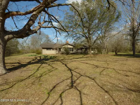 2228 NW Old Red Star Dr, Brookhaven, MS 39601