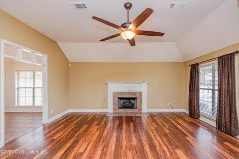 Living - 107 Memory Ln, Madison, MS 39110 photo 2 of 5