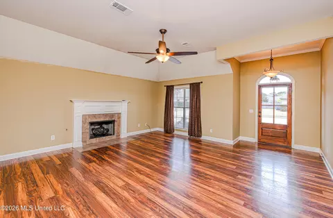 Living - 107 Memory Ln, Madison, MS 39110 photo 3 of 5