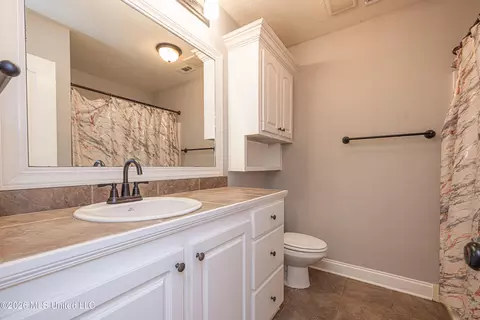 Bath - 107 Memory Ln, Madison, MS 39110 photo 1 of 4