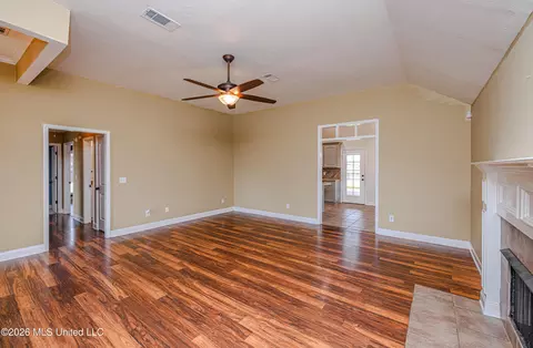 Living - 107 Memory Ln, Madison, MS 39110 photo 4 of 5
