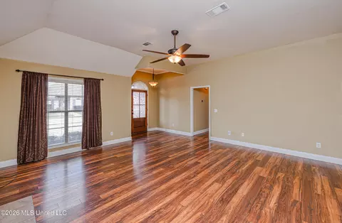 Living - 107 Memory Ln, Madison, MS 39110 photo 5 of 5