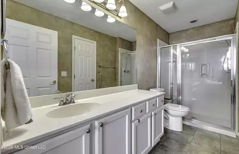 Bath - 1102 Gerrits Lndg, Brandon, MS 39047 photo 2 of 2