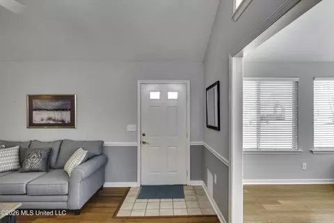 Entry Way - 1102 Gerrits Lndg, Brandon, MS 39047 photo 2 of 2