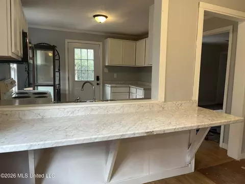 Entry Way - 5552 Terry Rd, Jackson, MS 39272 photo 1 of 3