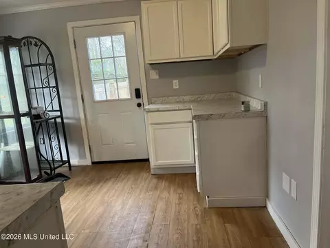 Entry Way - 5552 Terry Rd, Jackson, MS 39272 photo 2 of 3