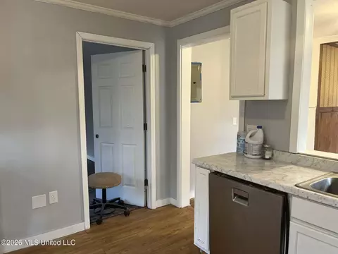 Entry Way - 5552 Terry Rd, Jackson, MS 39272 photo 3 of 3