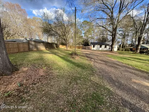 Exterior - 5552 Terry Rd, Jackson, MS 39272 photo 2 of 11