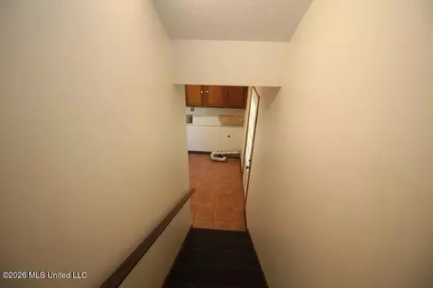 Entry Way - 1809 Wansley Rd, Laurel, MS 39443 photo 3 of 3