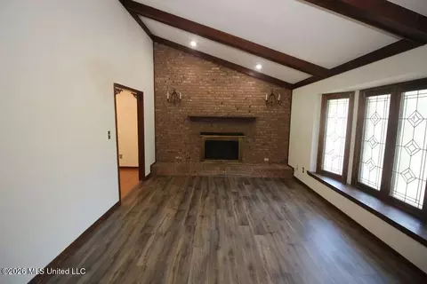 Living - 1809 Wansley Rd, Laurel, MS 39443 photo 2 of 2