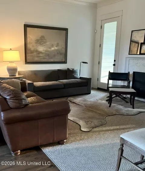 Living - 252 Buckhead Dr, Madison, MS 39110 photo 6 of 7