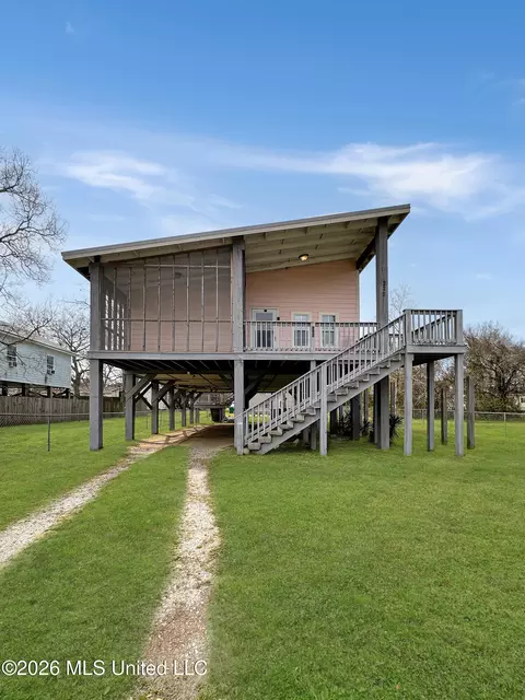 229 Holley St, Biloxi, MS 39530