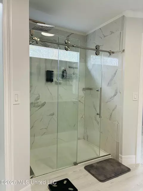 Bath - 67163 E Diamondhead Dr, Diamondhead, MS 39525 photo 2 of 5