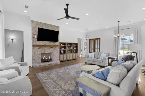 Living - 219 Northshore Pl, Madison, MS 39110 photo 2 of 2