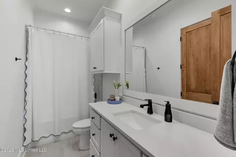 Bath - 219 Northshore Pl, Madison, MS 39110 photo 1 of 6