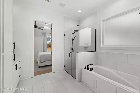 Bath - 219 Northshore Pl, Madison, MS 39110 photo 3 of 6