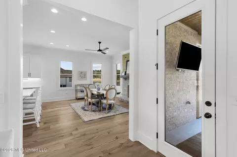 Entry Way - 219 Northshore Pl, Madison, MS 39110 photo 2 of 7