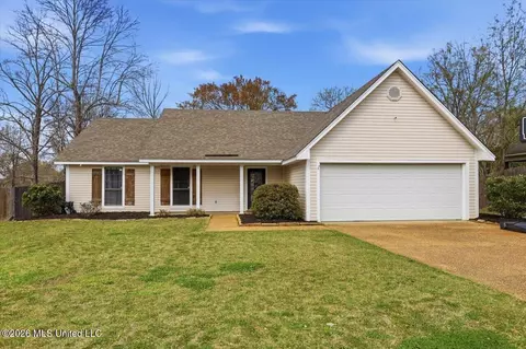 636 Live Oak Dr, Madison, MS 39110