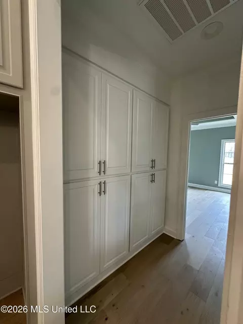 Entry Way - 404 Aurora Cir, Canton, MS 39046 photo 1 of 2