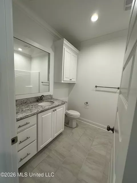 Bath - 404 Aurora Cir, Canton, MS 39046 photo 4 of 5